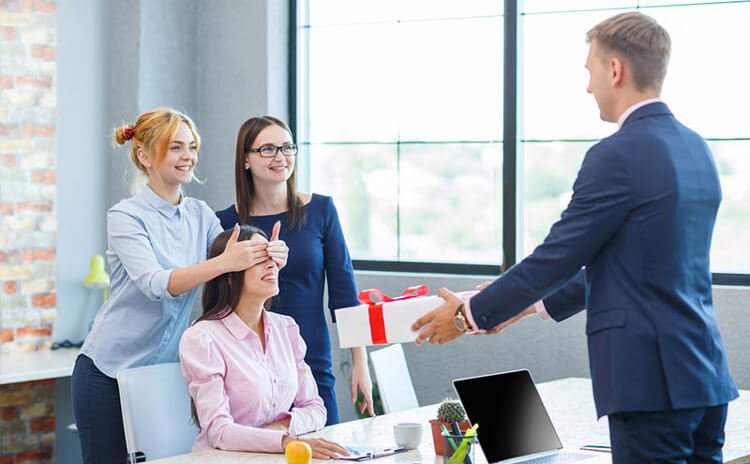 Đồ gia dụng tặng cho công nhân viên